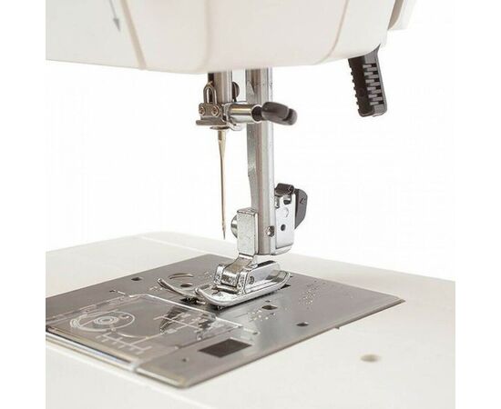  Швейная машина Janome Sewist 709 